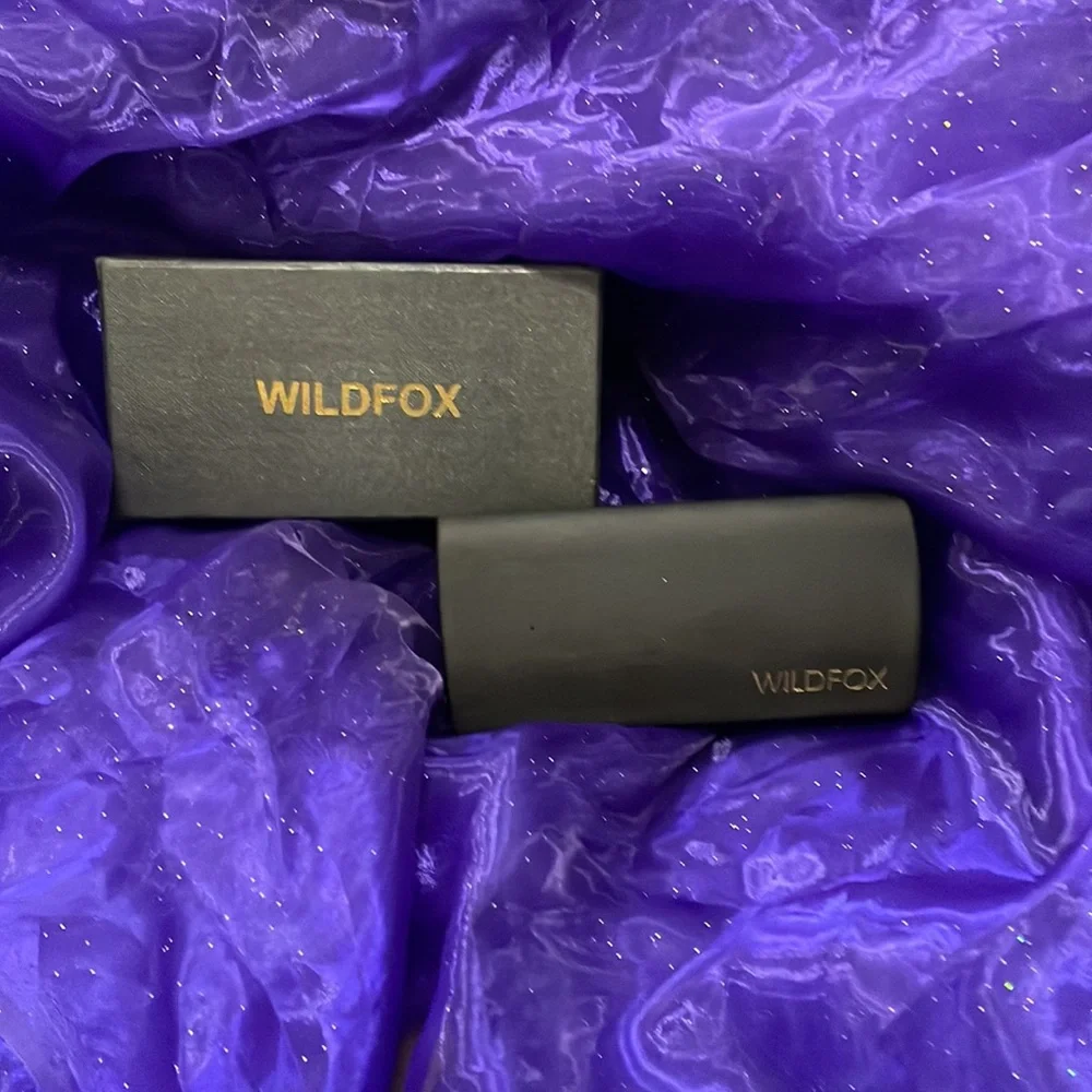 🎉Wildfox 💥RARE💥 Chaton Purple Sunglasses EUC - Picture 3 of 14